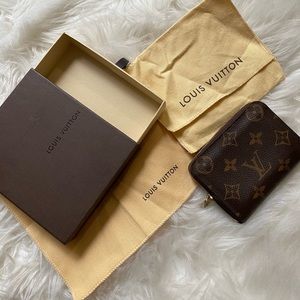 Authentic Louis Vuitton Monogram Zippy Wallet